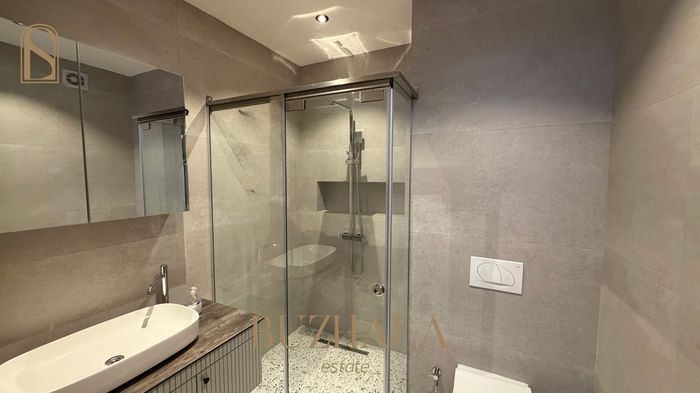 Banese Moderne 110 m² në Dragodan