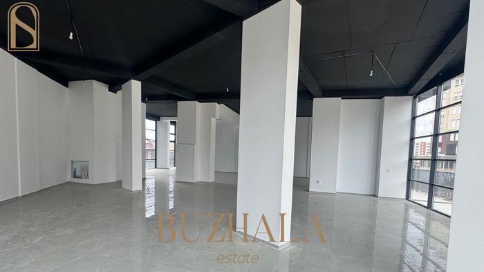 Lokal 142m² në lagjën Mati 1