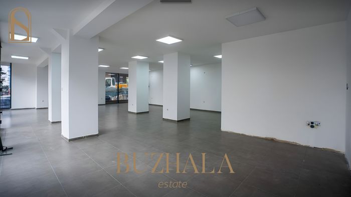 Lokal 300m² me qira