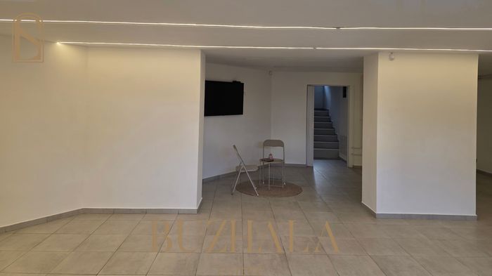 Lokal 100 m² në Qendër